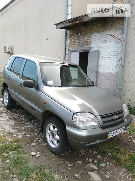 Chevrolet Niva 2004