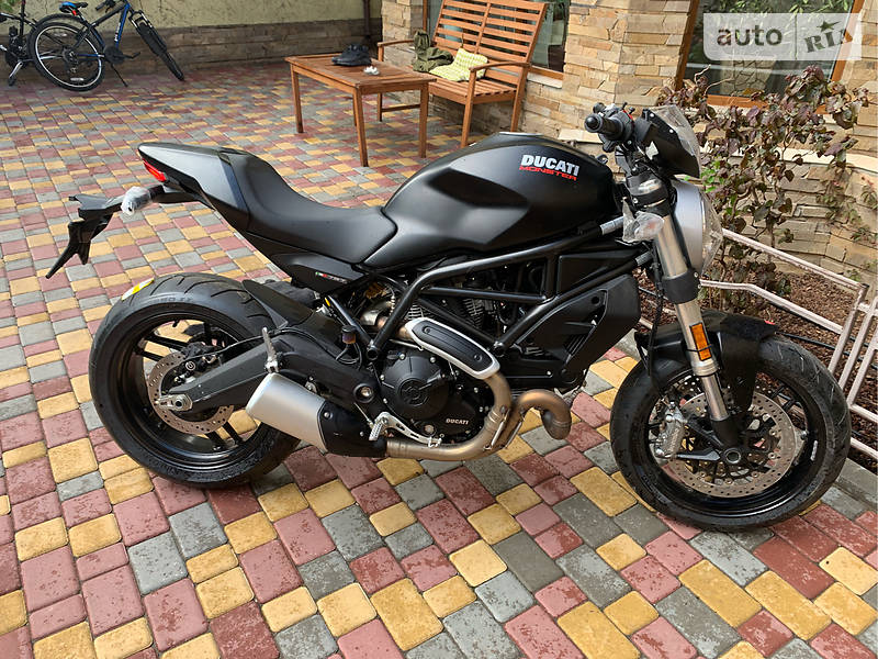 Ducati monster hotsell 797 dark stealth