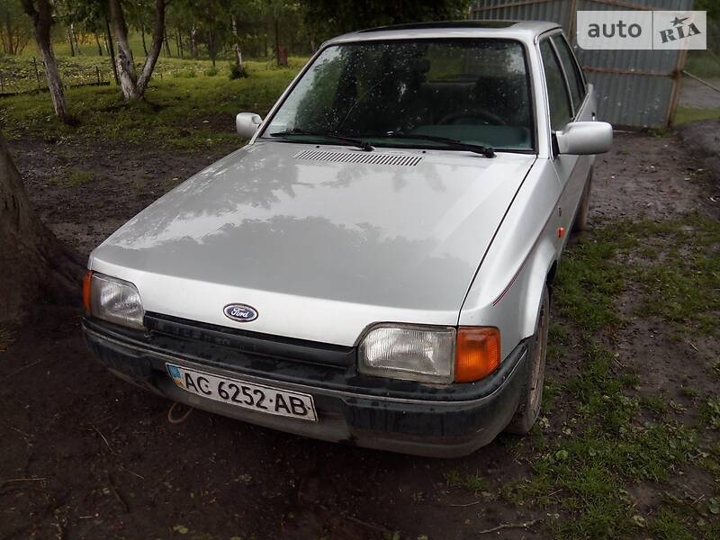 AUTO.RIA Продам Форд Эскорт 1988 бензин 1.6 хэтчбек бу в Луцке, цена