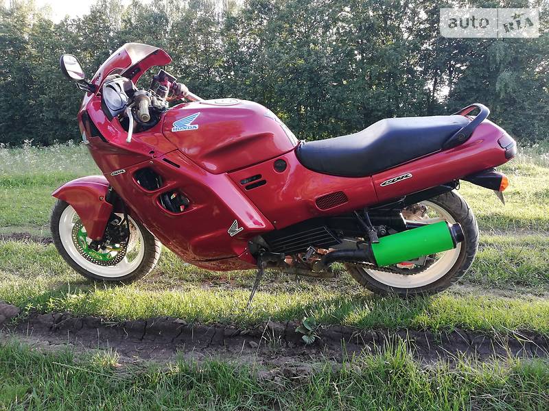 Обзор мотоцикла Honda CBR 1000F 1990 - характеристики и особенности