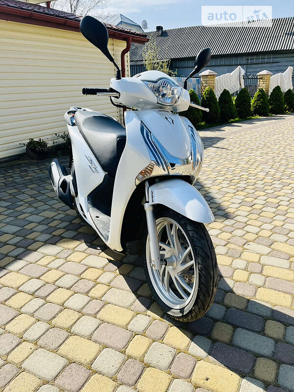 Sh 150 Sport Bianco Pearl Cool White Sh 125 Sport Bianco Pearl