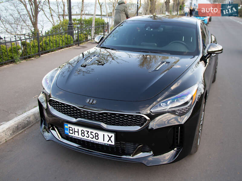 Kia Stinger GT 370 hp 2018