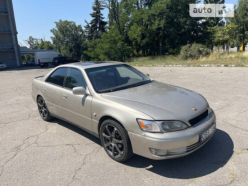 Лексус ес 300 h