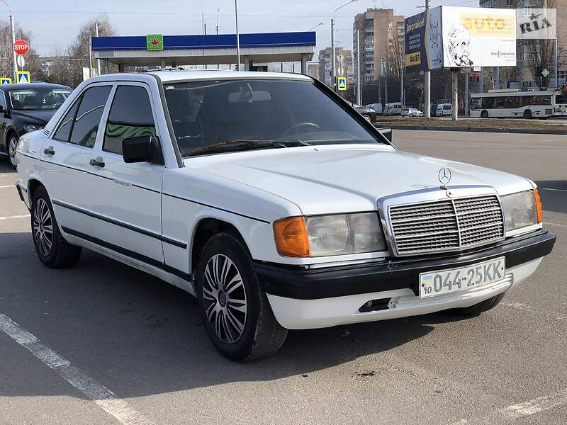 Mercedes-Benz 190 1986