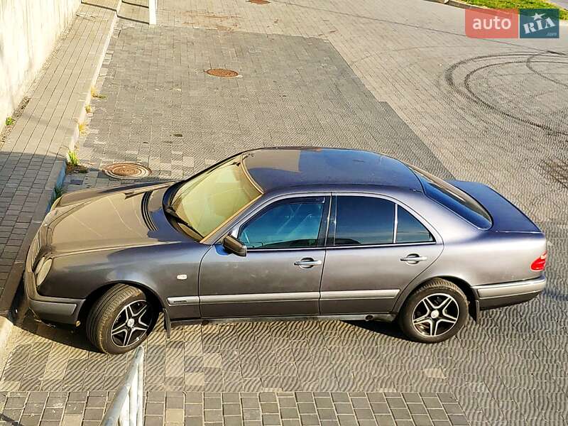 Mercedes-Benz E 200 1999