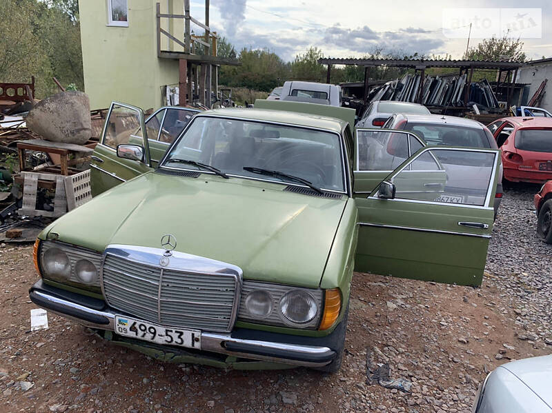 Mercedes-Benz E 200 1982