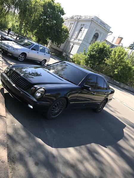 Mercedes-Benz E 220 2001