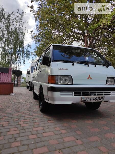 Mitsubishi L 300 пасс. 1993