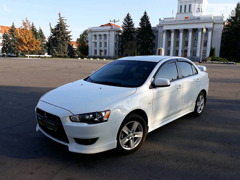 Mitsubishi Lancer x 2010