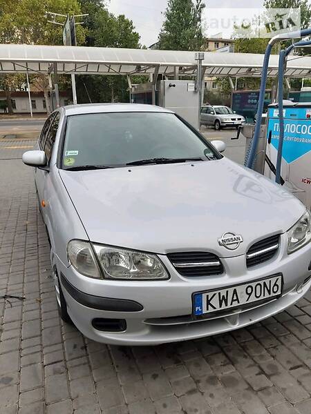 Nissan Almera 2002