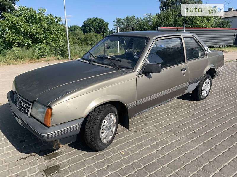 Опель аскона 1985