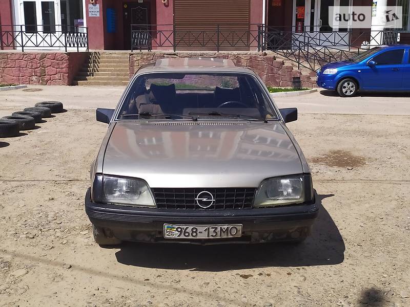 AUTO.RIA – Продам Опель Рекорд 1986 (96813MO) газ / бензин 2.0 седан бу ...