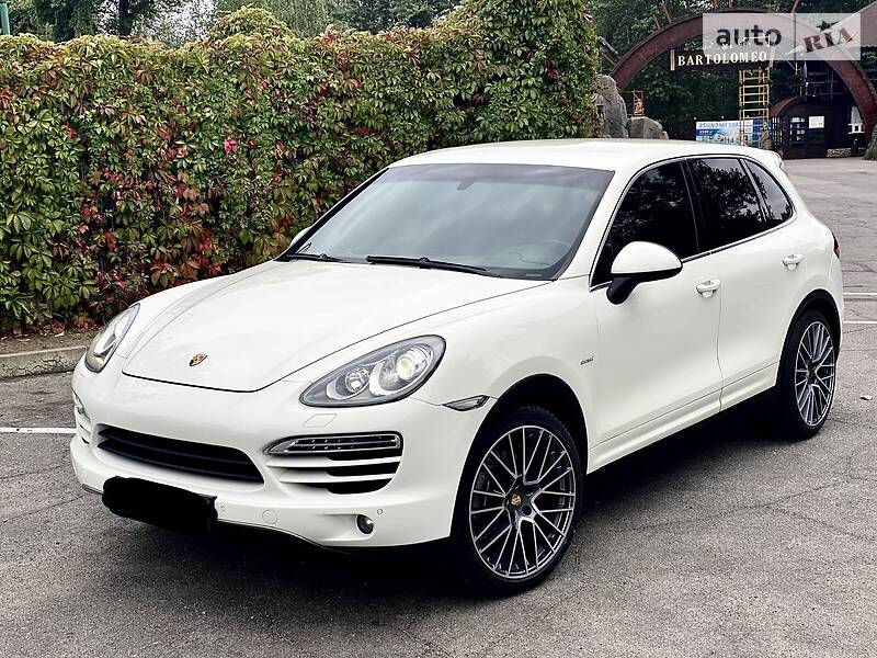 Porsche Cayenne White pearl 2012