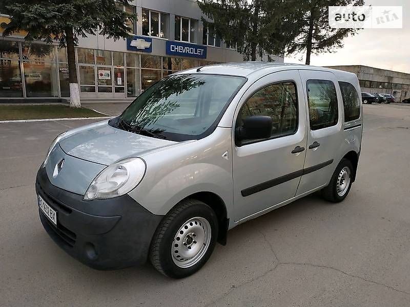 https://cdn.riastatic.com/photosnew/auto/photo/Renault_Kangoo-pass.__277063318f.jpg