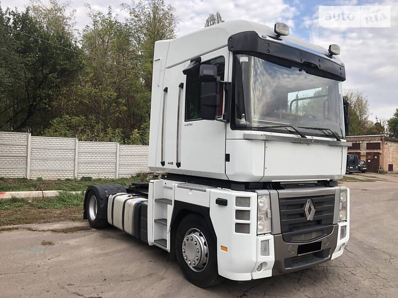 Renault Magnum 2011