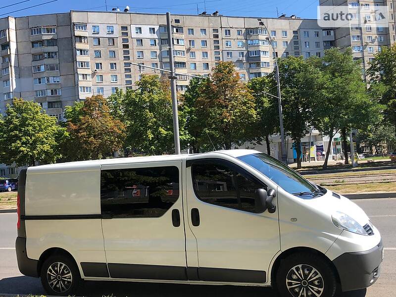 Renault Trafic груз.-пасс. 2013