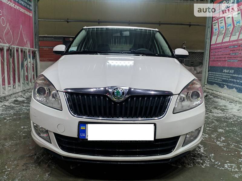 комплектация skoda fabia elegance 2011