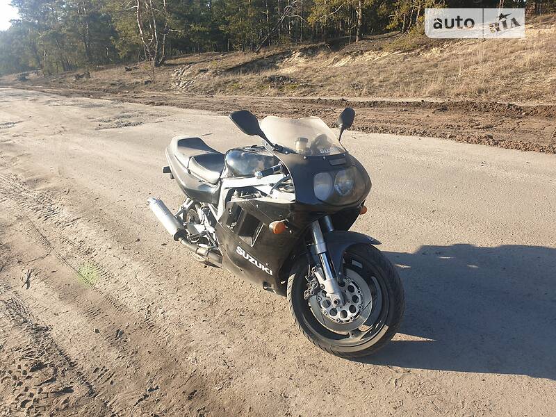 Сузуки гсх р 750