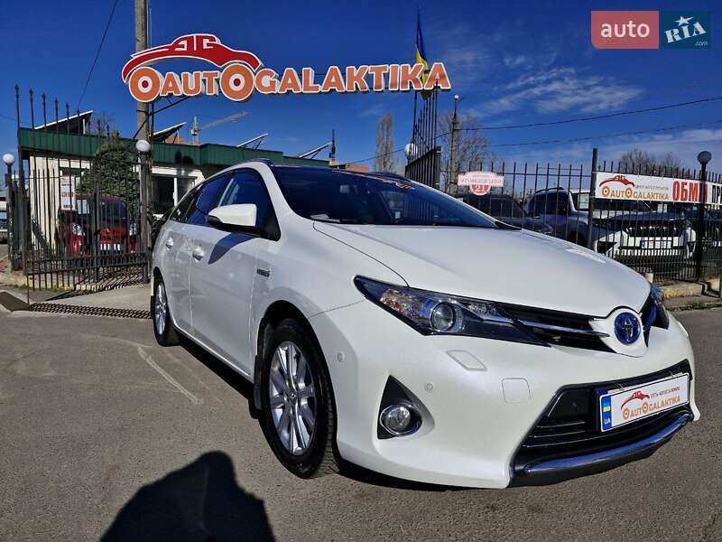 AUTO.RIA – Продам Тойота Ауріс 2014 гібрид (hev) 1.8 універсал бу у ...