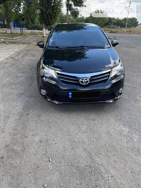Toyota Avensis 2012