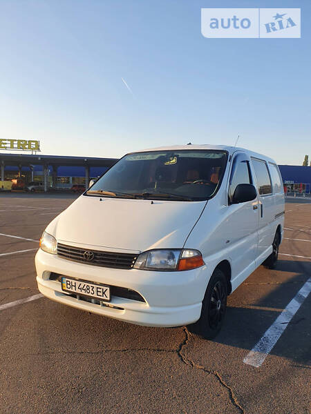 Toyota Hiace пасс. D4D 2003
