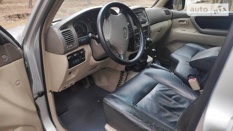 Toyota Land Cruiser 105 2006