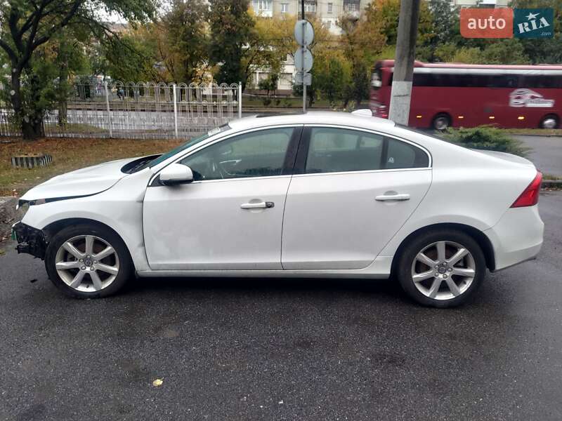 AUTO.RIA – Продам Вольво С60 2016 бензин седан бу у Вінниці, ціна 9000