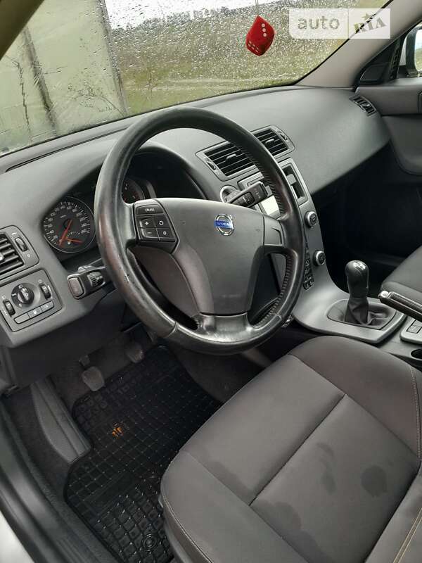 AUTO.RIA – Продам Вольво В50 2010 дизель універсал бу у Рівному, ціна ...