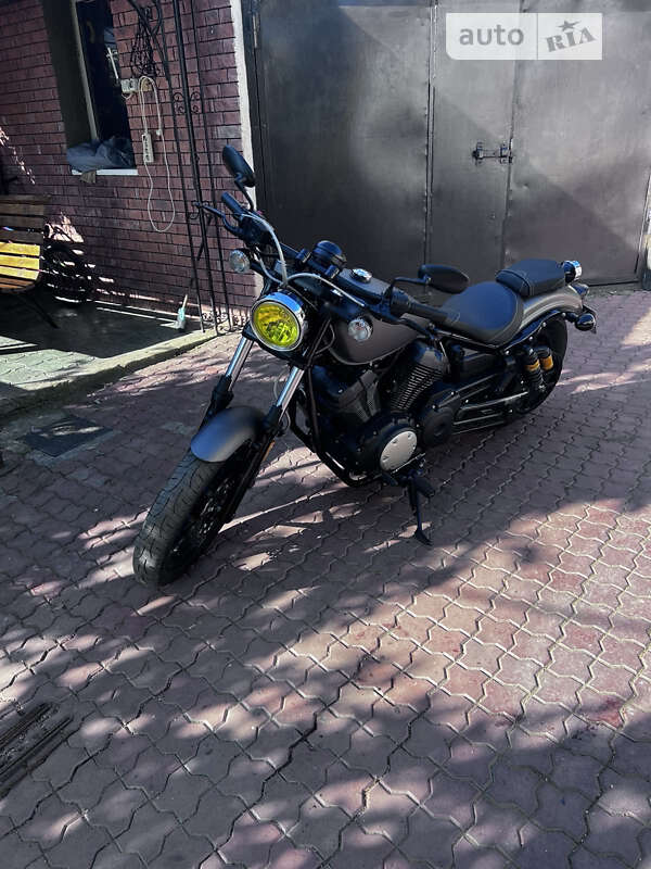 Yamaha v best sale star bolt