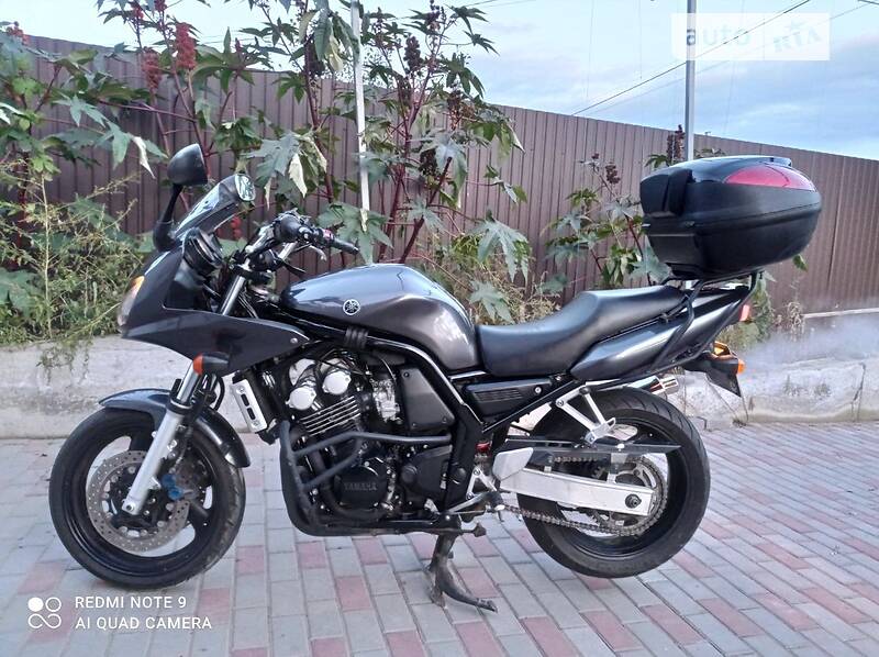 Yamaha fzs sale luggage box