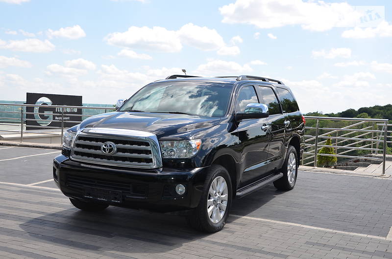 TOYOTA SEQUOIA 2011