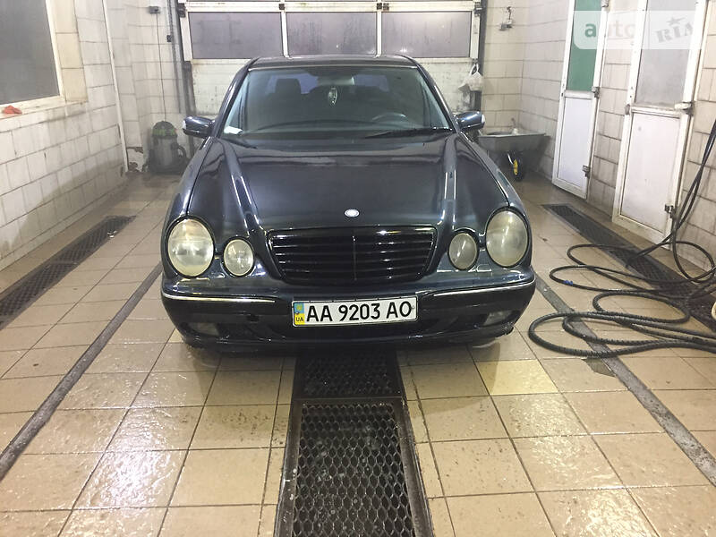 MERCEDES-BENZ E 240 1999