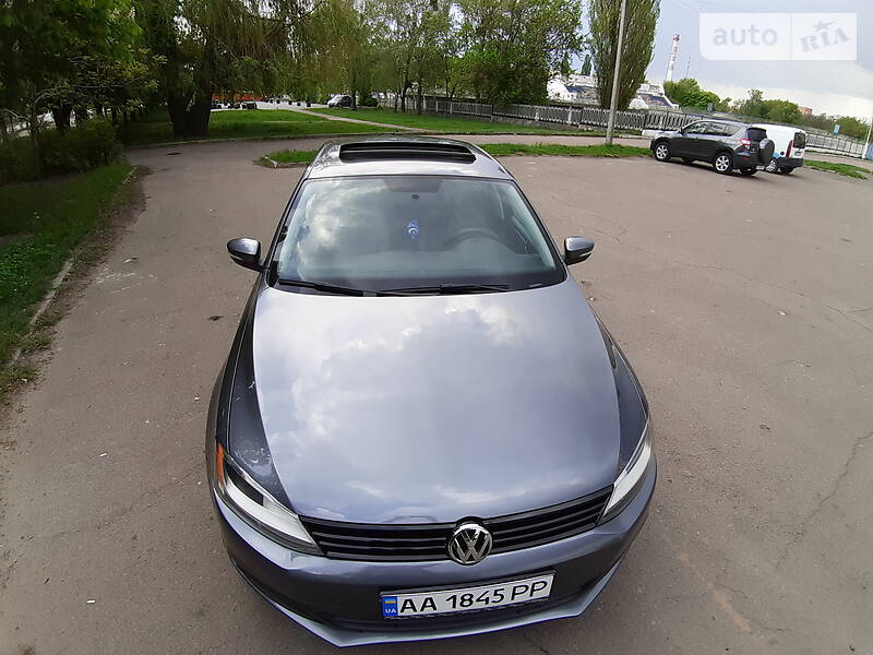 VOLKSWAGEN JETTA 2011