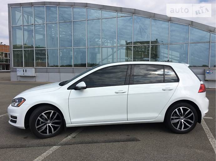 VOLKSWAGEN GOLF 2016