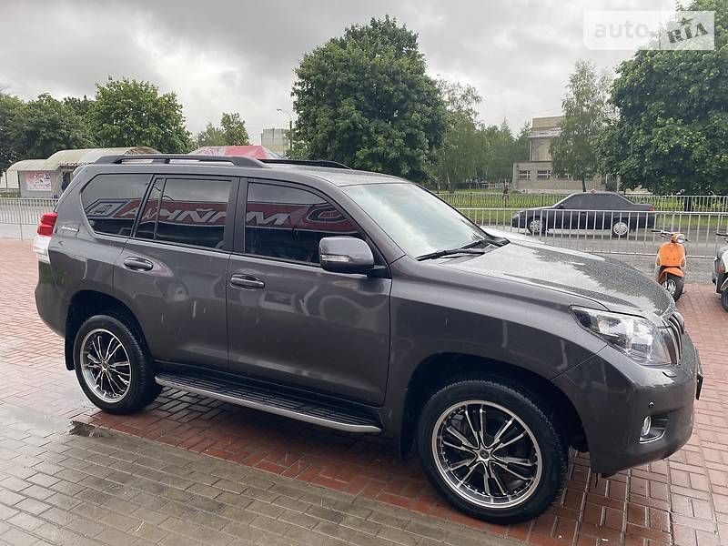 TOYOTA LAND CRUISER PRADO 2012