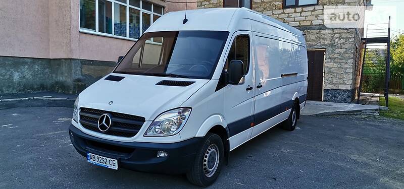 MERCEDES-BENZ SPRINTER 319 CDI 2011