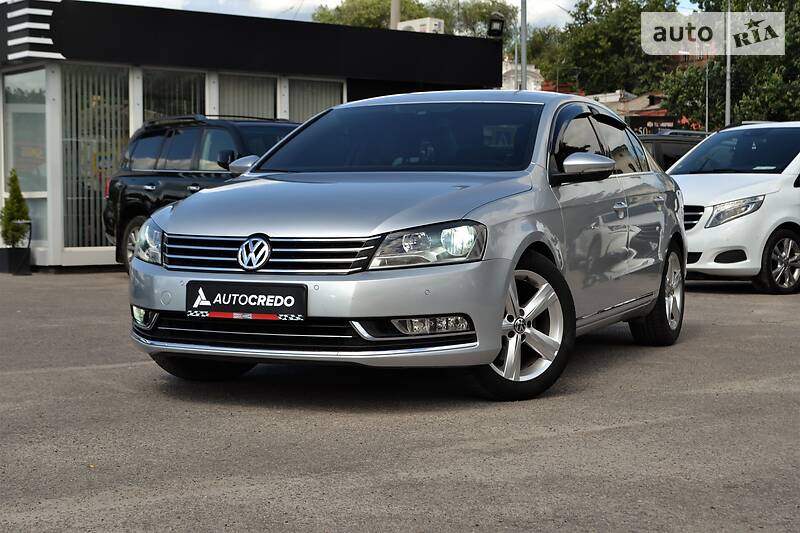 VOLKSWAGEN PASSAT 2012