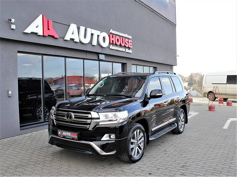 Головне фото звіту автомобіля TOYOTA LAND CRUISER 200 2016
