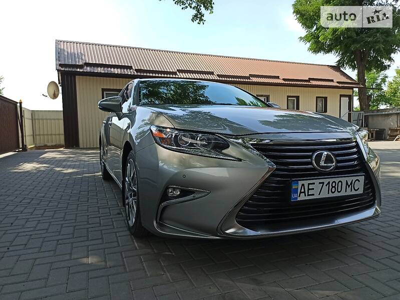LEXUS ES 250 2018