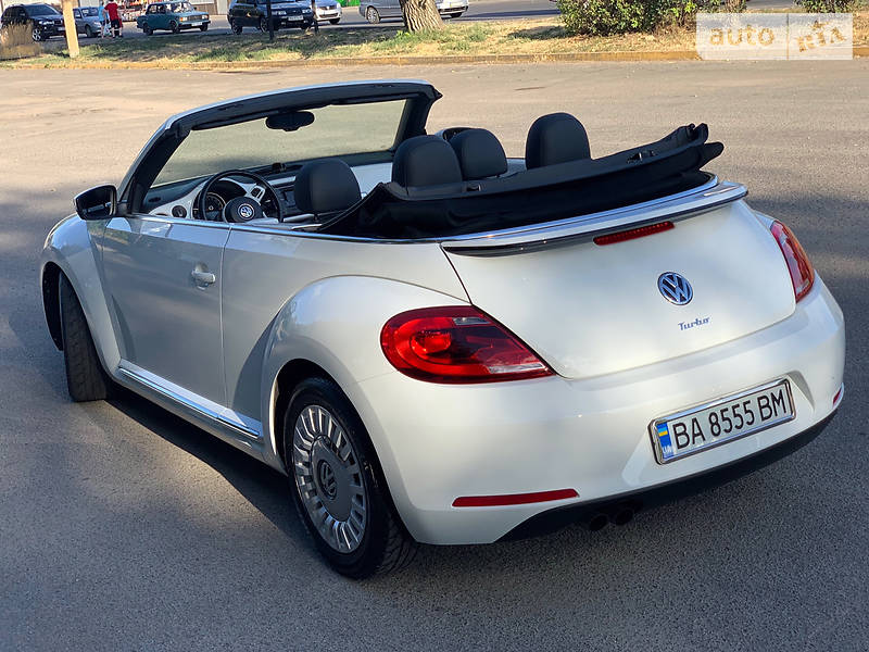 VOLKSWAGEN BEETLE 2016
