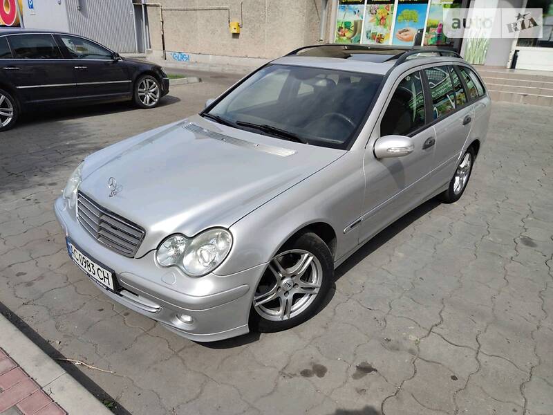 MERCEDES-BENZ C 220 2004