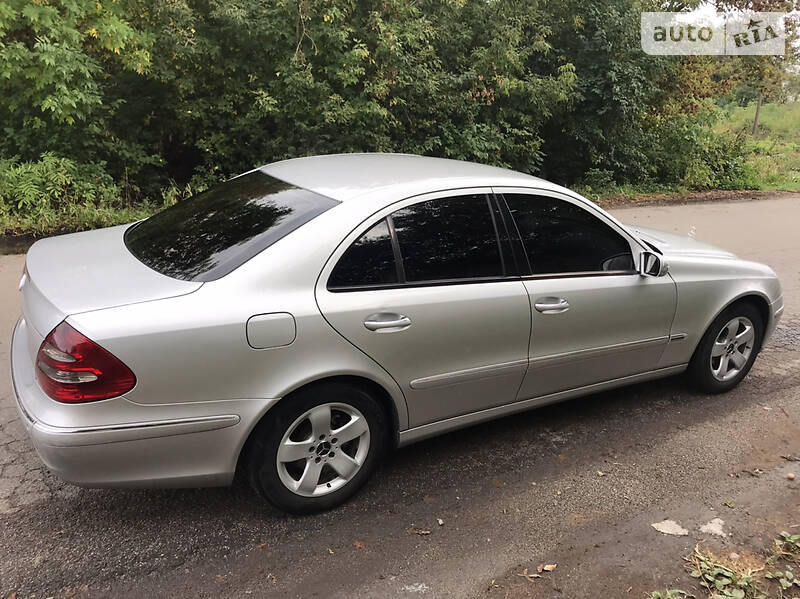 MERCEDES-BENZ E 200 2003