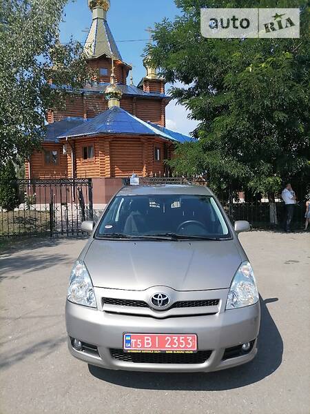 TOYOTA COROLLA VERSO 2005