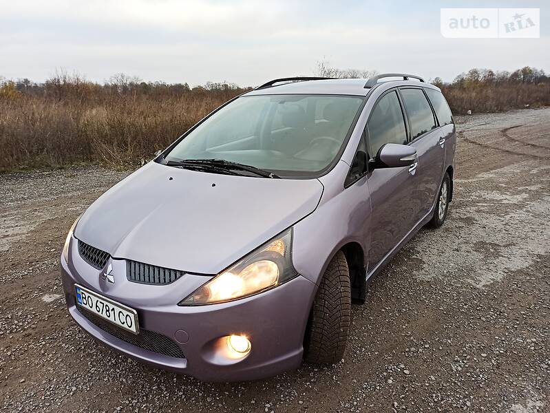 Головне фото звіту автомобіля MITSUBISHI GRANDIS 2006