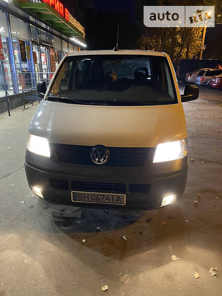 VOLKSWAGEN TRANSPORTER 2004