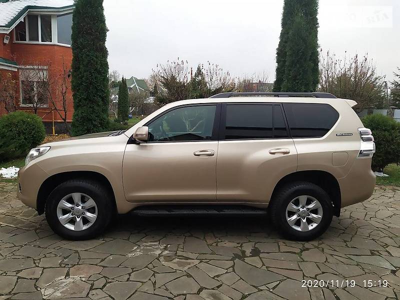 TOYOTA LAND CRUISER PRADO 2011