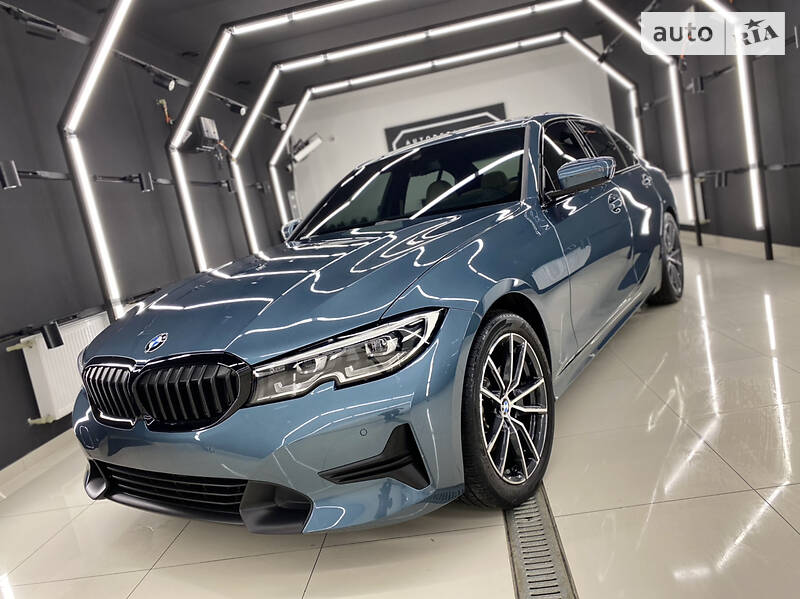 Головне фото звіту автомобіля BMW 330I 2019