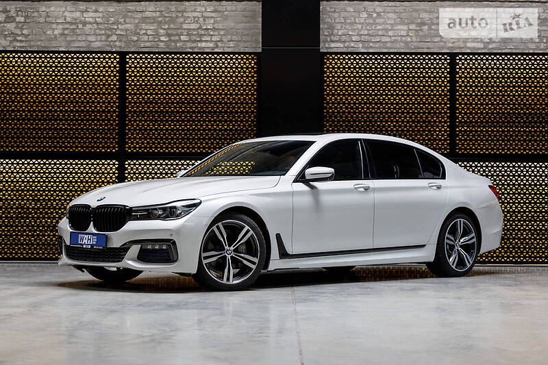 BMW 740 2017