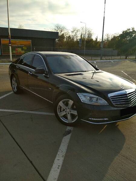 MERCEDES-BENZ S 500 2011