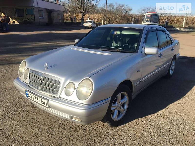 MERCEDES-BENZ E 250 D 1998